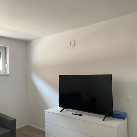 아파트 House *